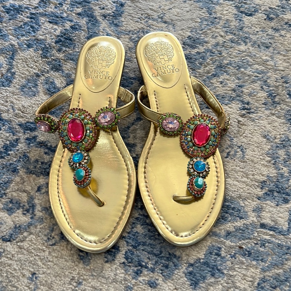 Vince Camuto sandals size 8 never worn